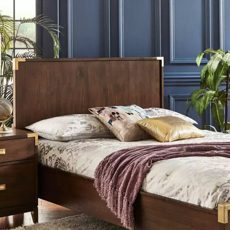 Lit plateforme de style militaire