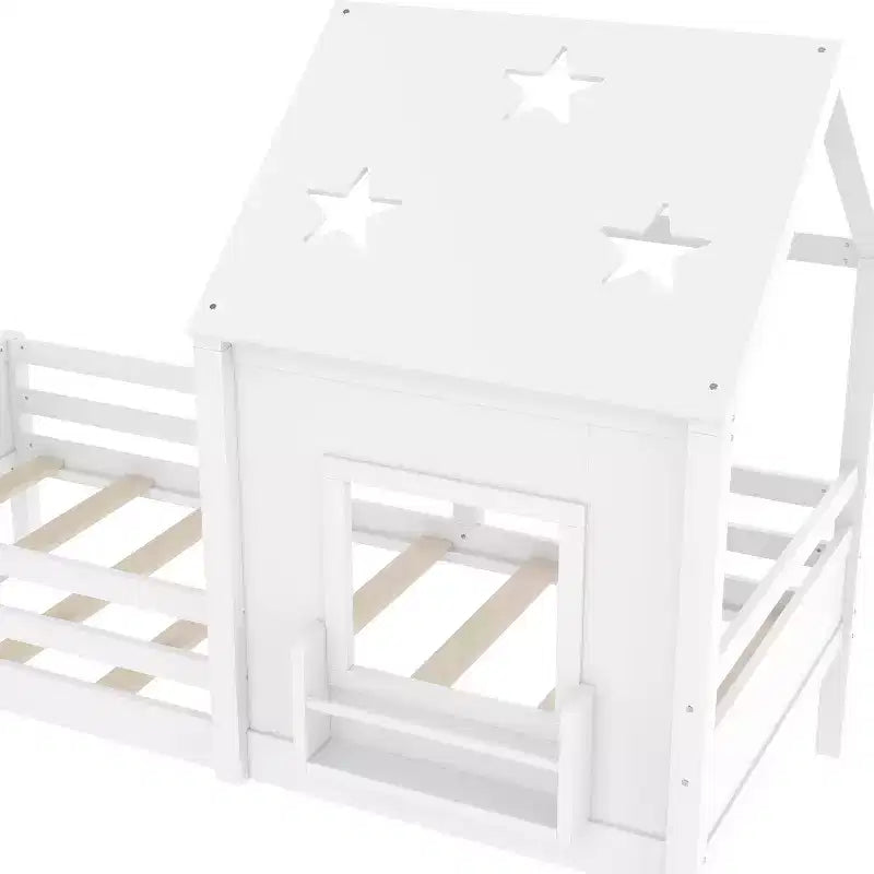 Lit superposé double avec escalier et fenêtre