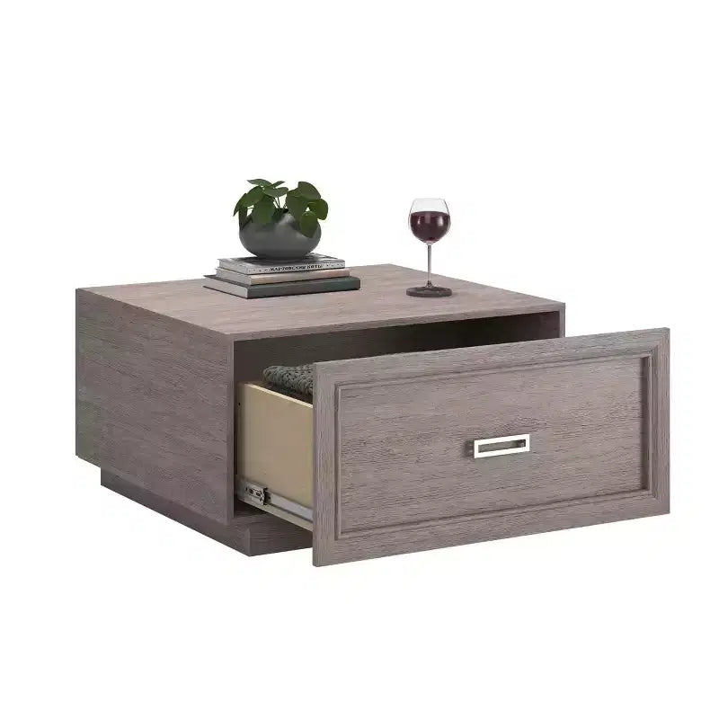 Table basse de jardin carrée